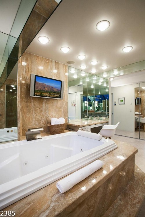 Collins Hideaway - image 22