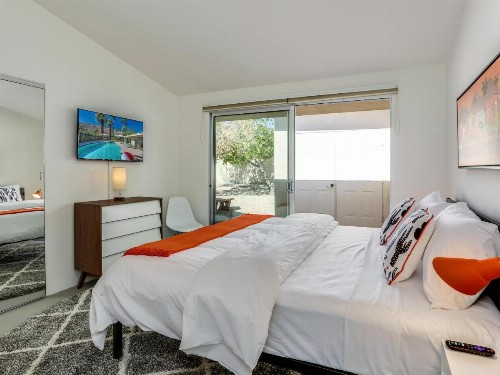 Movie Colony Palms - image 30
