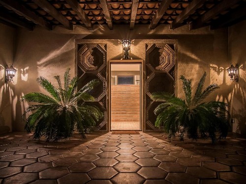 Villa Carmelita - The Sonny & Cher House - image 12