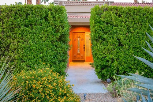 Modern Loma Vista - image 12