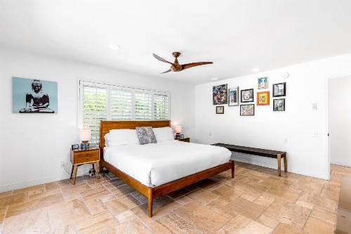 Modern Loma Vista - image 20