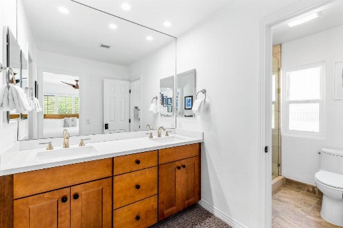Modern Loma Vista - image 24