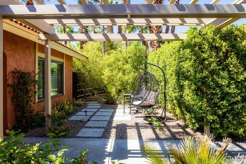 Modern Loma Vista - image 46