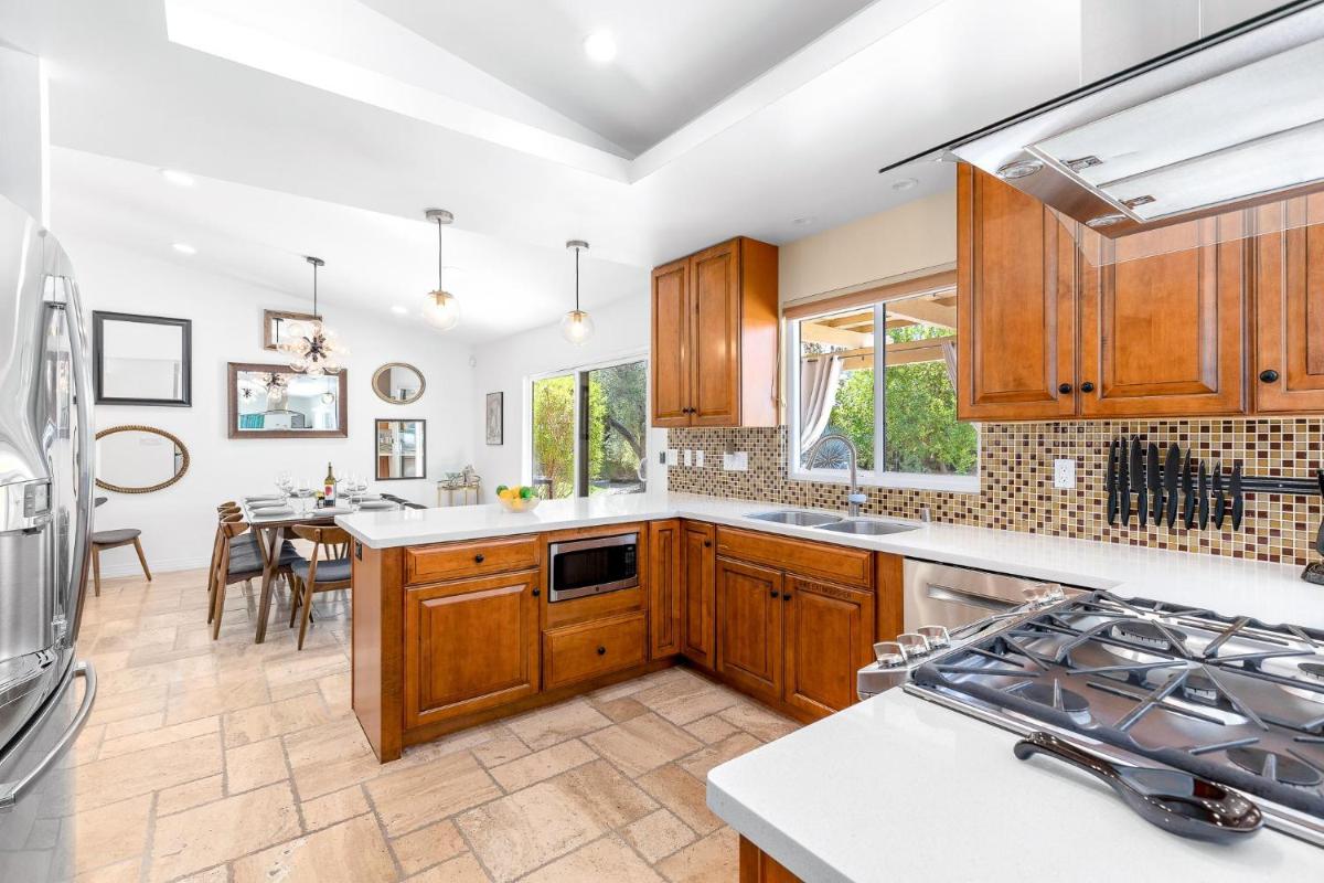 Modern Loma Vista - image 7