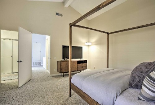 Condo with Mountain Views-3mi to DT Palm Springs - image 11