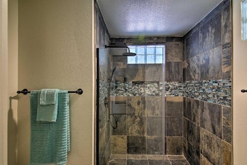 Luna Azul Retreat with Private Pool 3 Mi to Downtown - image 3