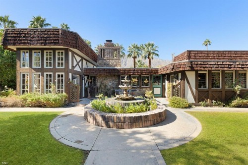 Villa Coffee House - image 25