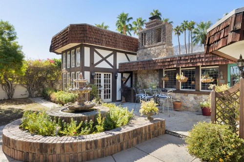 Villa Coffee House - image 26