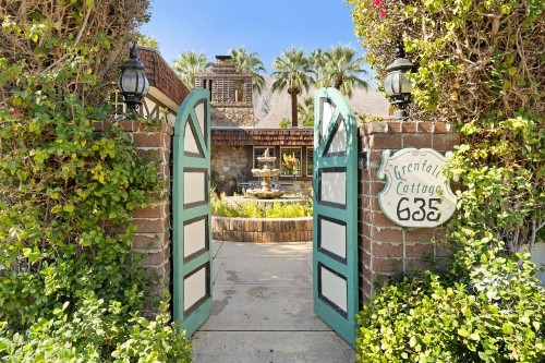 Villa Coffee House - image 30