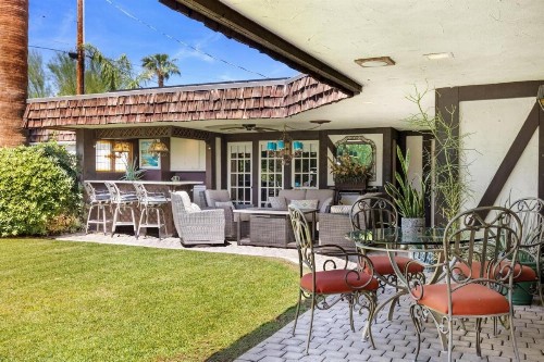 Villa Coffee House - image 33