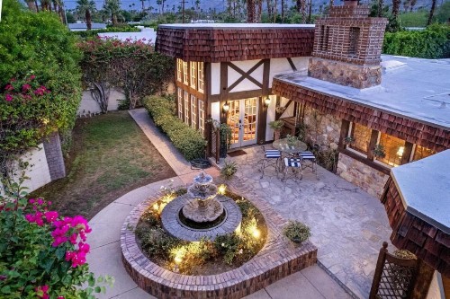 Villa Coffee House - image 41