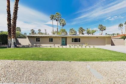 2BR/2BA Modern Retreat: Pool & Spa Near Downtown Palm Springs home - image 6