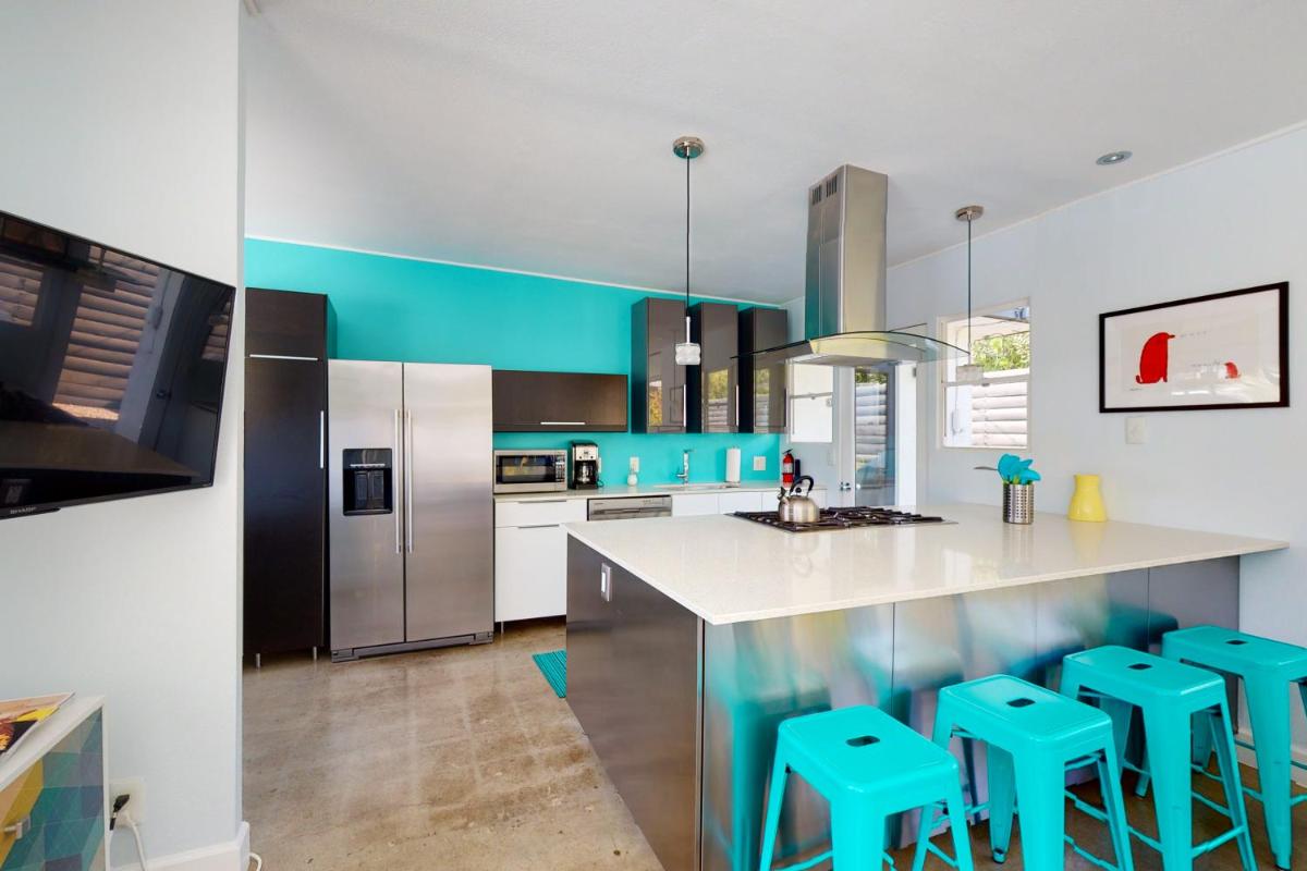 The Aluminum House - image 3