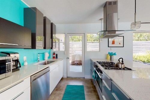 The Aluminum House - image 4