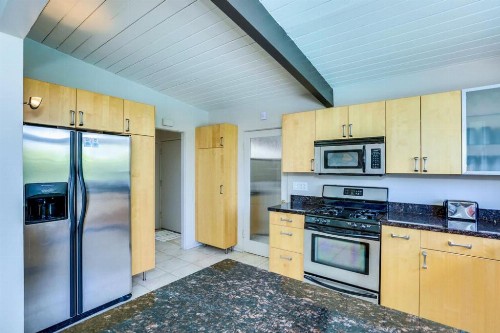 Sun and Fun Vacation Rental - image 11