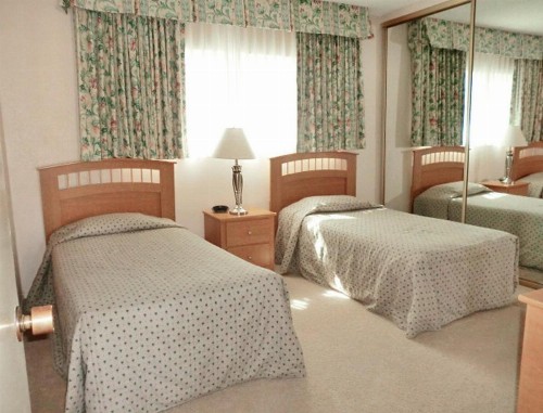 Fully Furnished Vacation Condos 5 mins From Palm Springs - image 4