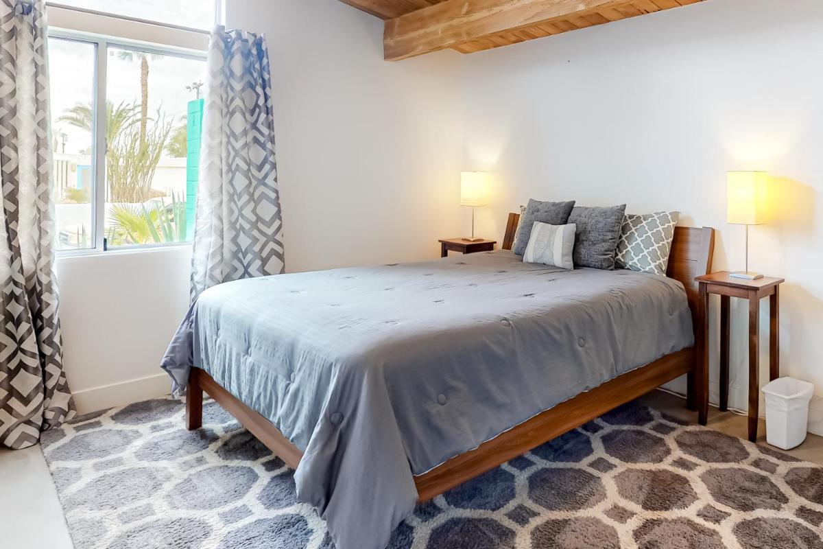 Iconic Mid-Century Modern Escape - image 7
