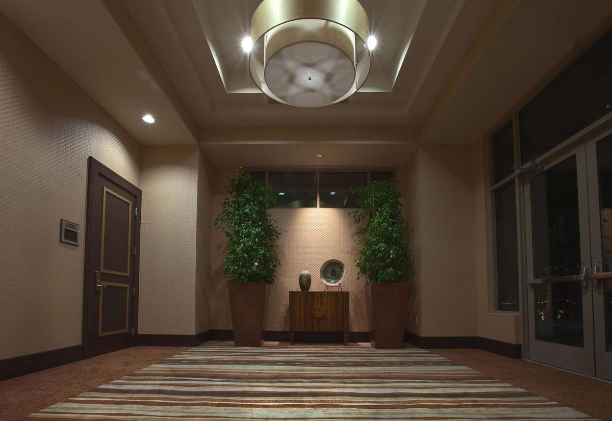 Embassy Suites Palmdale - image 2