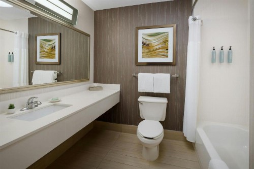Courtyard by Marriott Palmdale - image 2