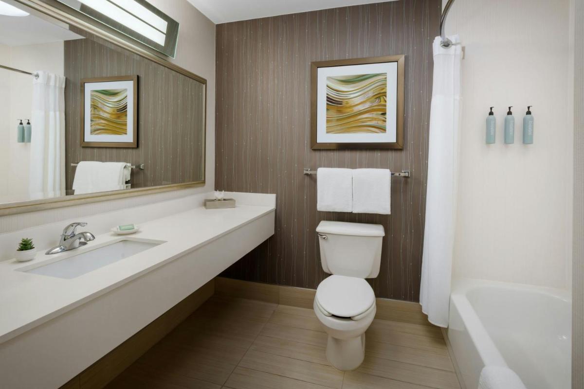Courtyard by Marriott Palmdale - image 2