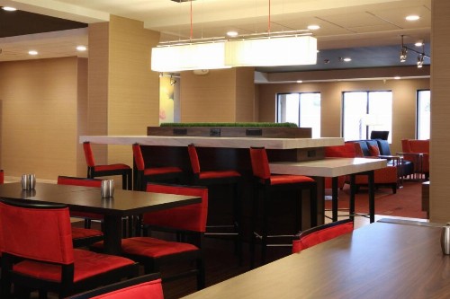 Courtyard by Marriott Palmdale - image 20