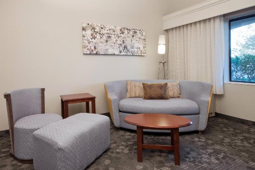 Courtyard by Marriott Palmdale - image 41