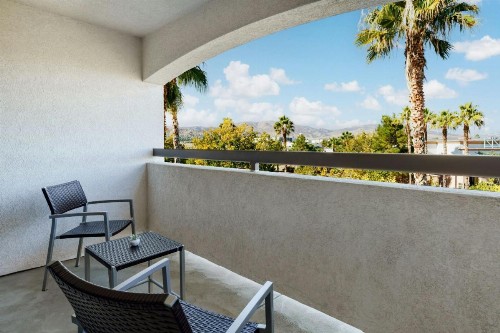 Courtyard by Marriott Palmdale - image 44