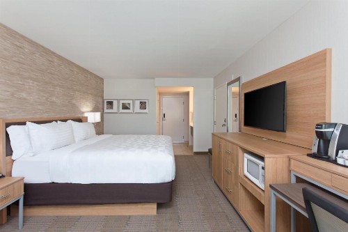Holiday Inn Palmdale-Lancaster an IHG Hotel - image 33