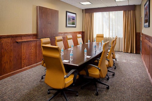 Hampton Inn & Suites Palmdale - image 2