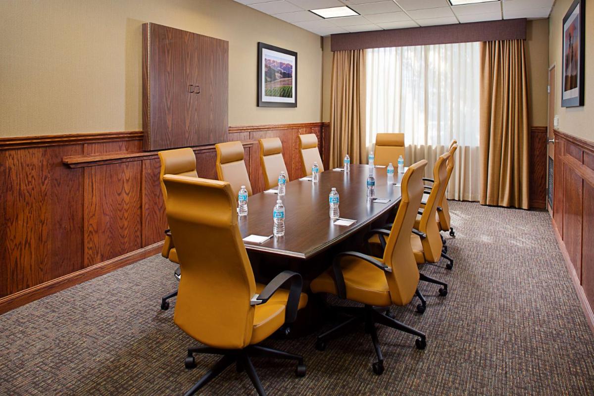 Hampton Inn & Suites Palmdale - image 2