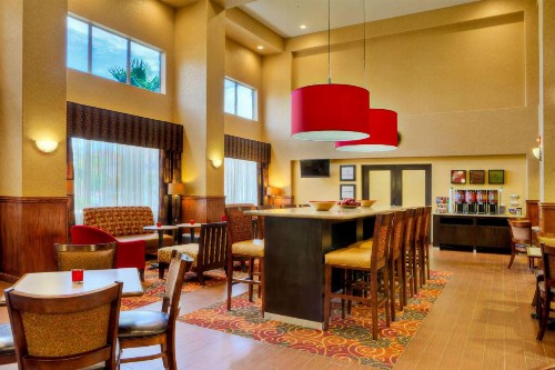 Hampton Inn & Suites Palmdale - image 28