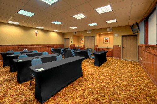 Hampton Inn & Suites Palmdale - image 5