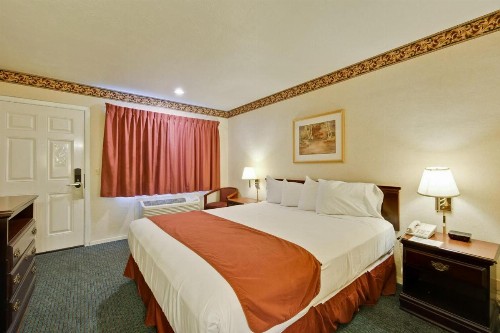 Americas Best Value Inn - Sky Ranch - image 10