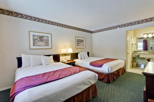 Americas Best Value Inn - Sky Ranch - image 5