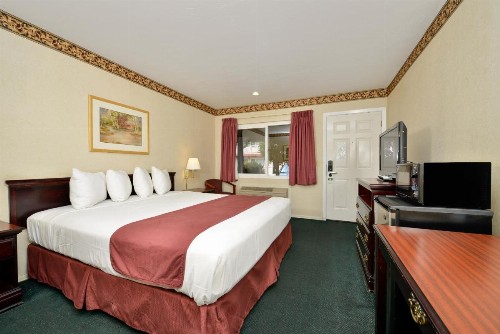Americas Best Value Inn - Sky Ranch - image 8