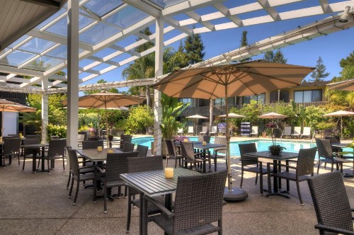 Dinah's Garden Hotel - image 13
