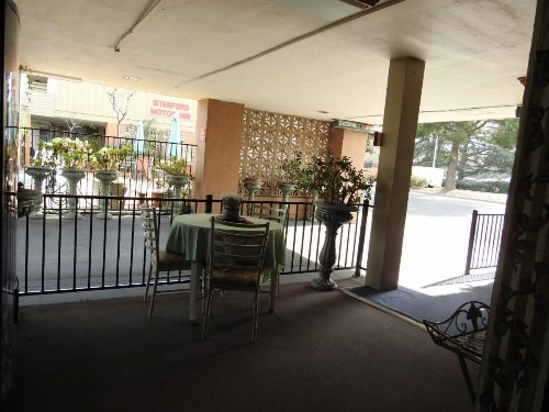 Stanford Motor Inn - image 19