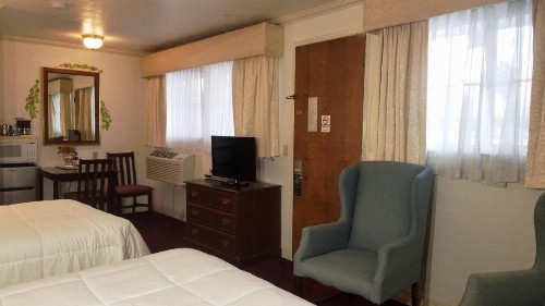 Stanford Motor Inn - image 9