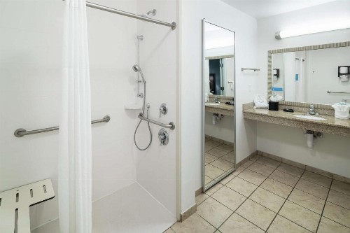 Hampton Inn & Suites Panama City Beach-Pier Park Area - image 16