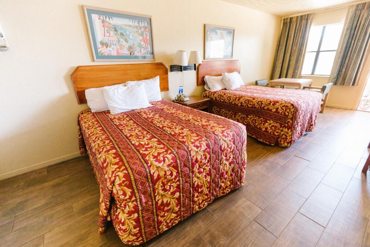 Summer Breeze Motel - image 3