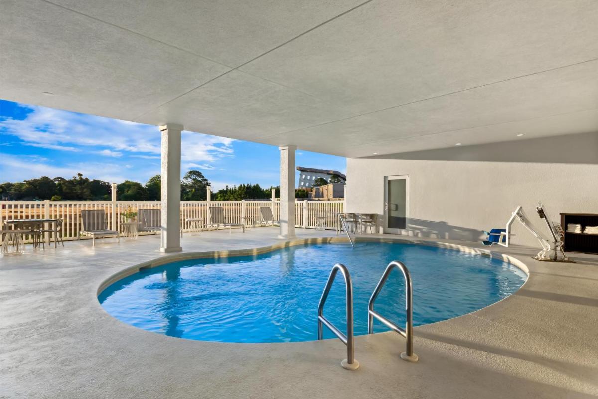 Country Inn & Suites by Radisson Panama City Beach FL - image 5
