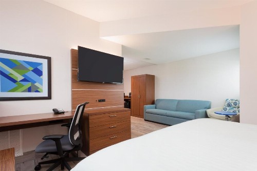 Holiday Inn Express & Suites Panama City Beach - Beachfront an IHG Hotel - image 11