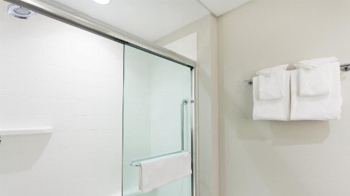 Holiday Inn Express & Suites Panama City Beach - Beachfront an IHG Hotel - image 28