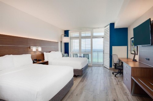 Holiday Inn Express & Suites Panama City Beach - Beachfront an IHG Hotel - image 3