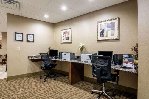 Comfort Suites - image 23