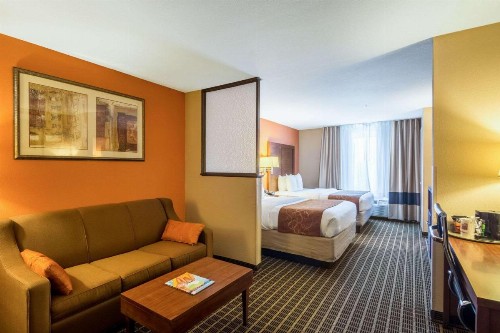 Comfort Suites - image 26