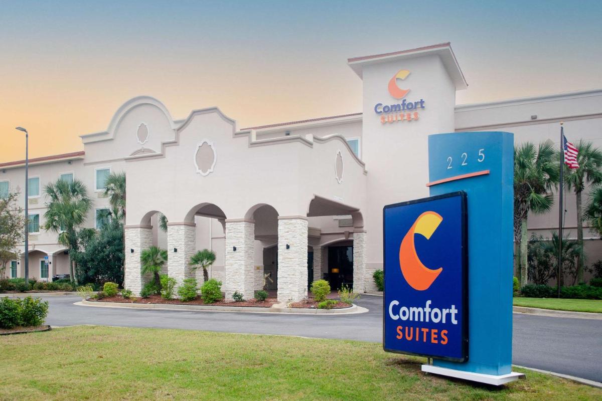 Comfort Suites - image 5