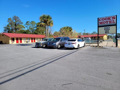 Cooks Motel