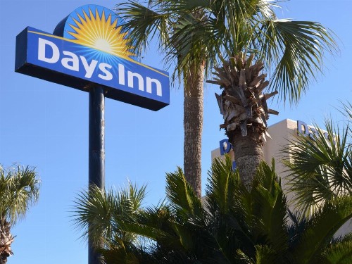Days Inn by Wyndham Panama City Beach/Ocean Front - image 13