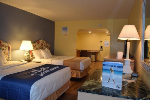 Days Inn by Wyndham Panama City Beach/Ocean Front - image 15
